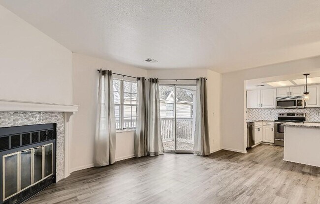 Building Photo - Spacious 2 Bed, 2 Bath Condo with Garage i...