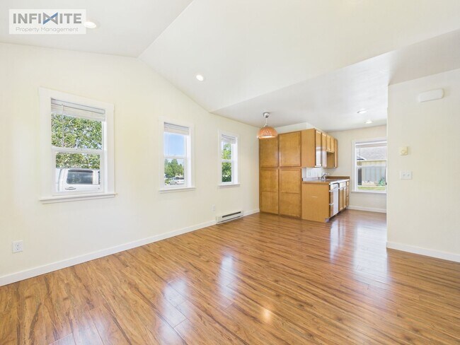 Building Photo - Precious Standalone Condo