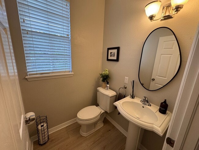 Building Photo - Private Townhouse in Heart of South Tampa