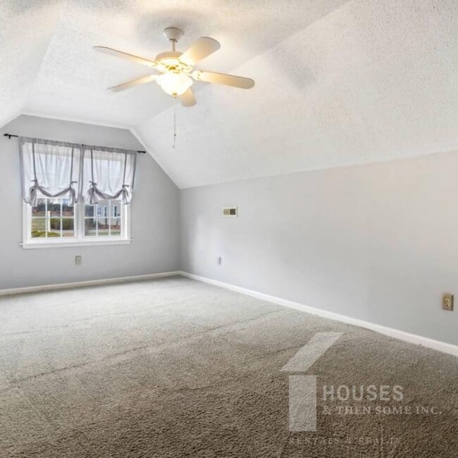 Building Photo - 110 Stonington Way