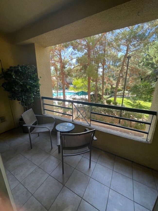 Building Photo - Meridian 2 Bd / 2 Ba with Laminate Flooring in Living Room & Bedroom Areas