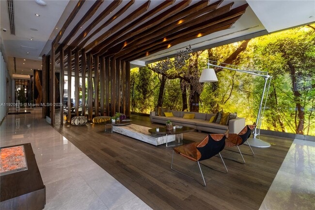 Building Photo - 1010 Brickell Ave