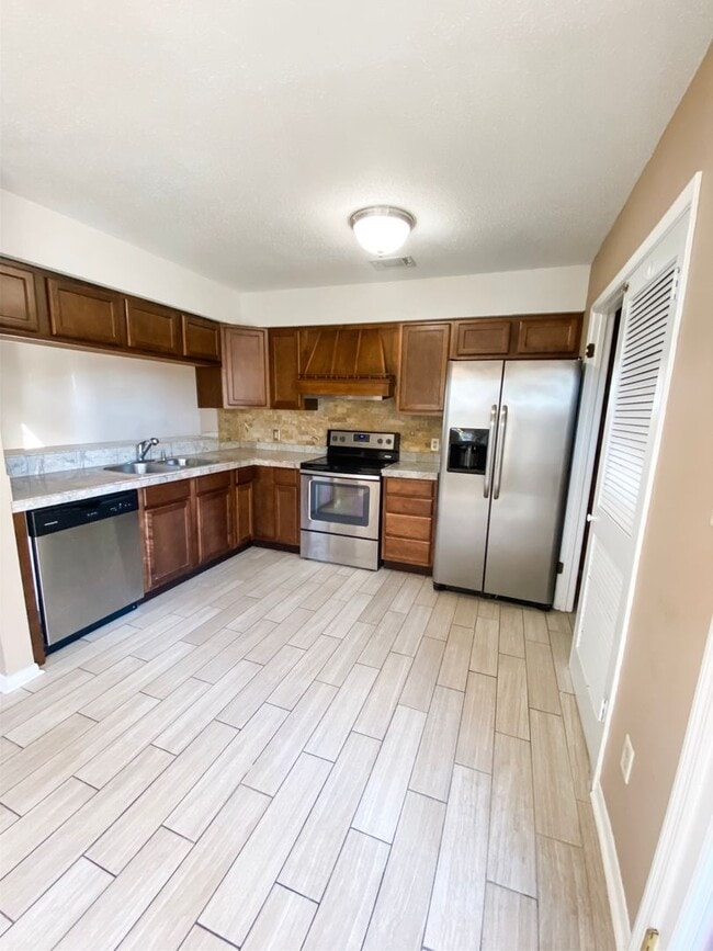 Building Photo - Townhome in Fort Walton Beach!