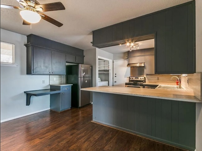 Building Photo - Chic 3-Bed 2-bath in Oklahoma City