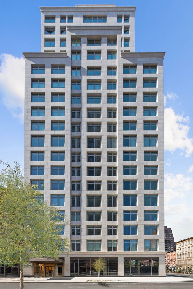 Building Photo - 300 E 83rd St