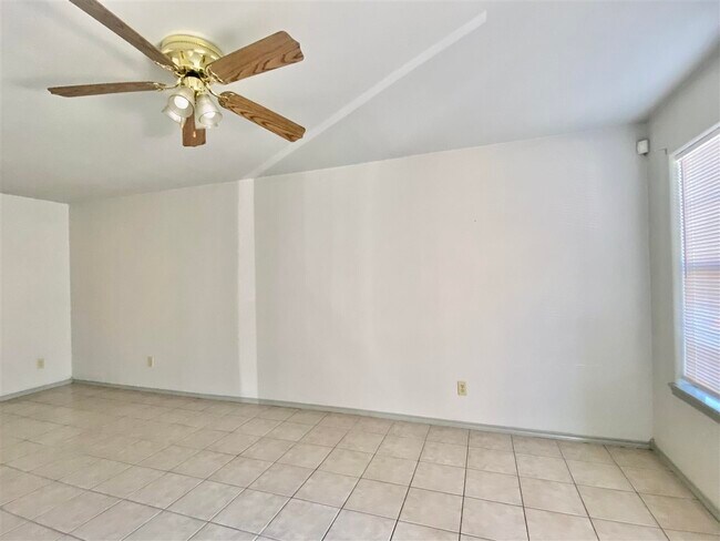 Building Photo - 507 Shiloh Dr