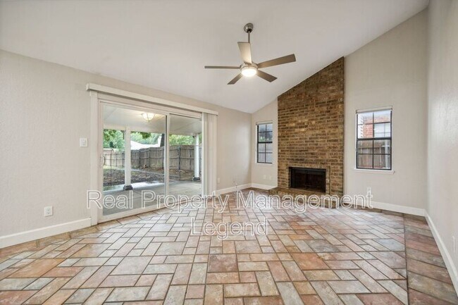 Building Photo - 2701 Harmon Dr