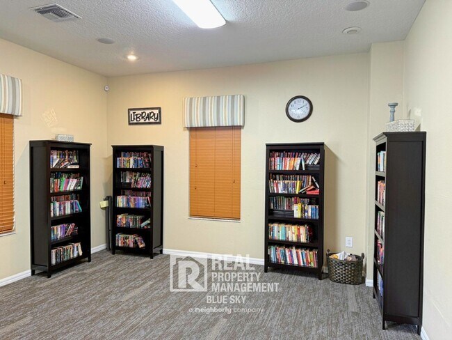 Building Photo - 5238 Gato Del Sol Cir