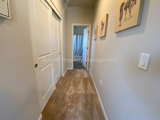 Building Photo - Nicely Furnished Townhome in Indian Hills