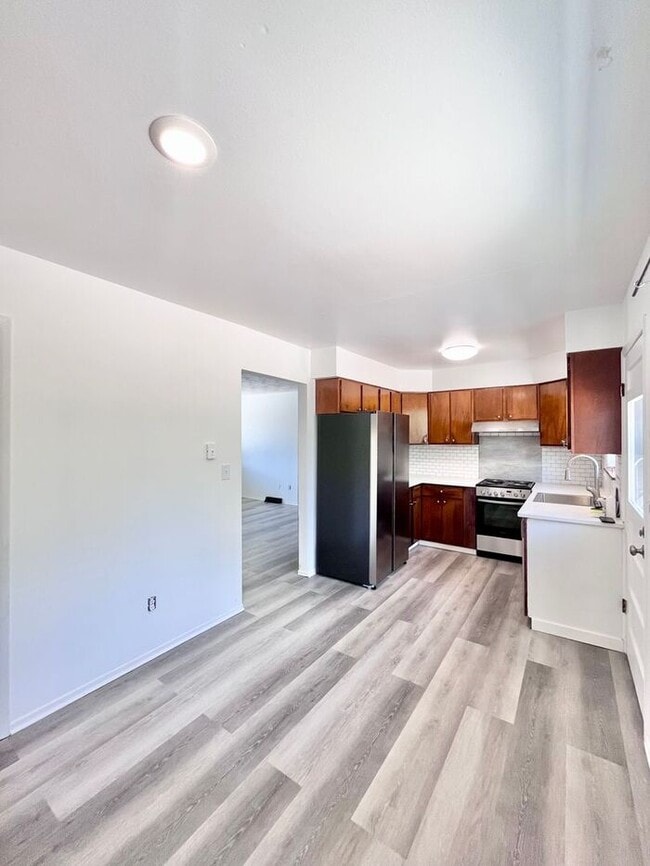 Building Photo - Updated 2bd/1ba Duplex in West Fort Collin...