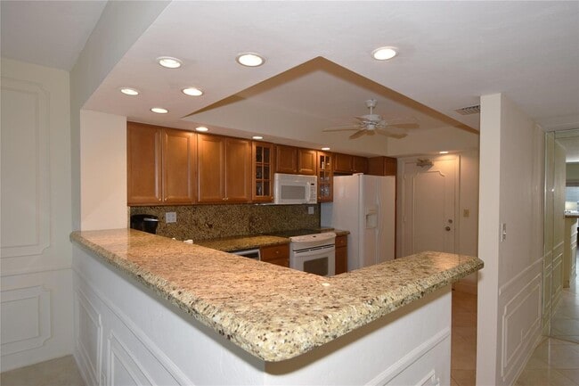 Building Photo - 3850 Galt Ocean Dr