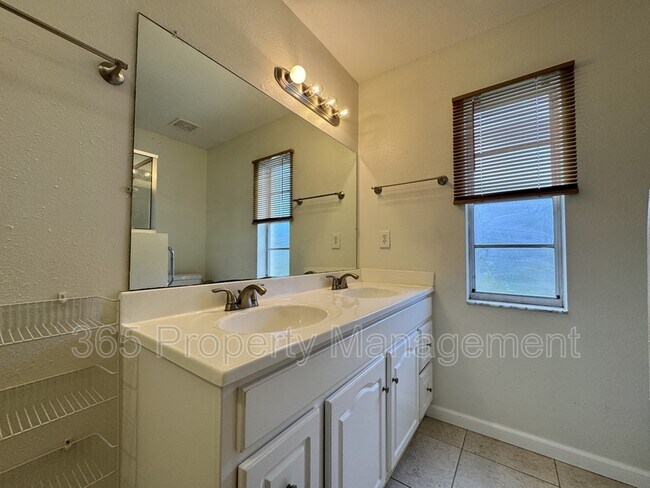 Building Photo - 4441 Tiffin Ave