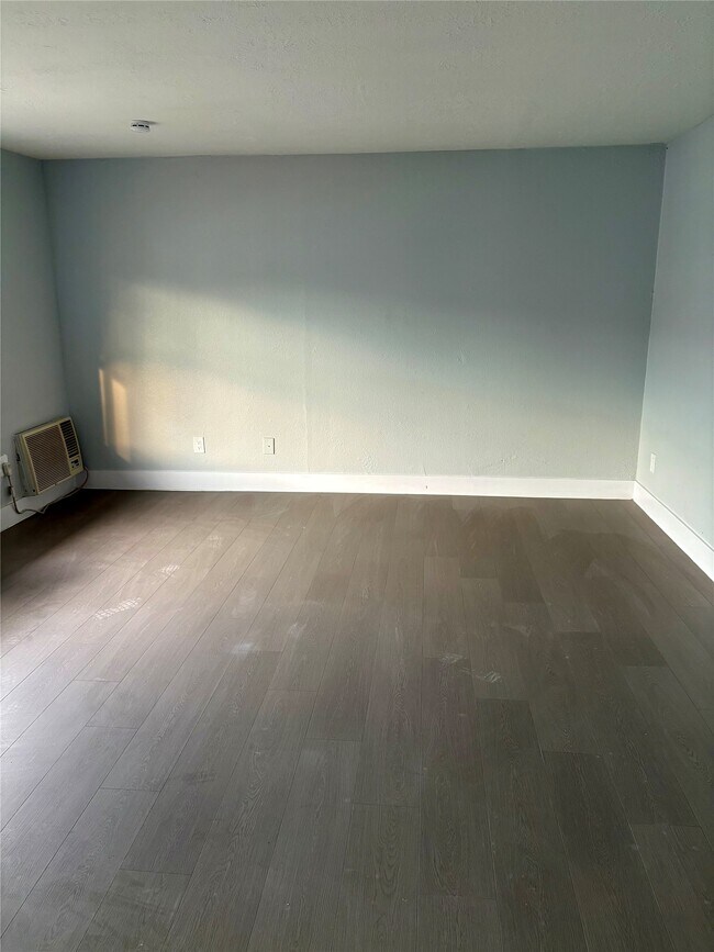 Building Photo - 1125 Ann St