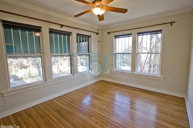 Building Photo - 1315 Kavanaugh Blvd
