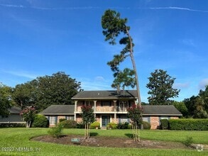 Building Photo - 7540 Hollyridge Rd
