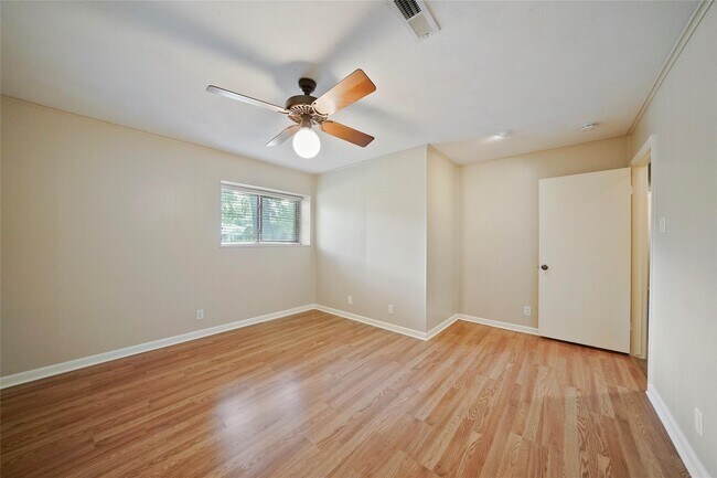 Building Photo - 1319 Spillers Ln