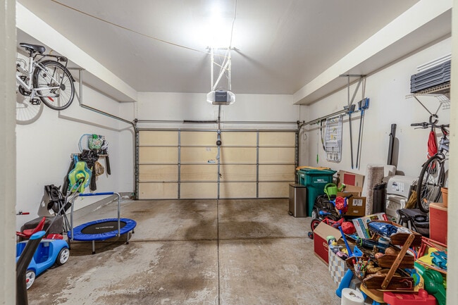 Building Photo - 1238 S Christine Ct