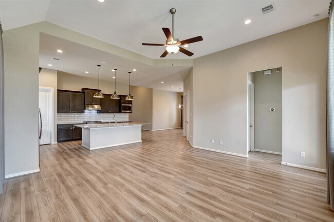 Building Photo - 21131 Melshell Dr