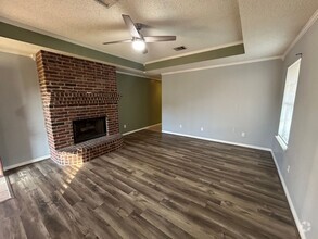 Building Photo - Midway ISD Duplex