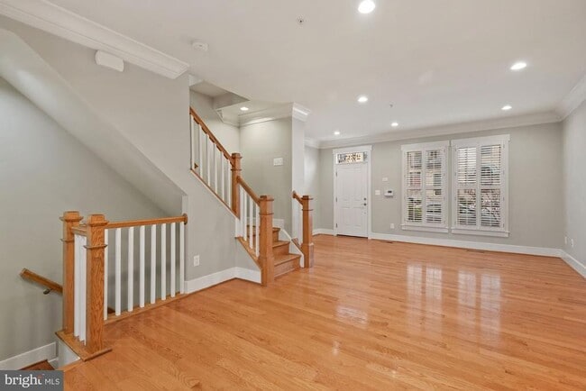 Building Photo - 2735 Cassedy St