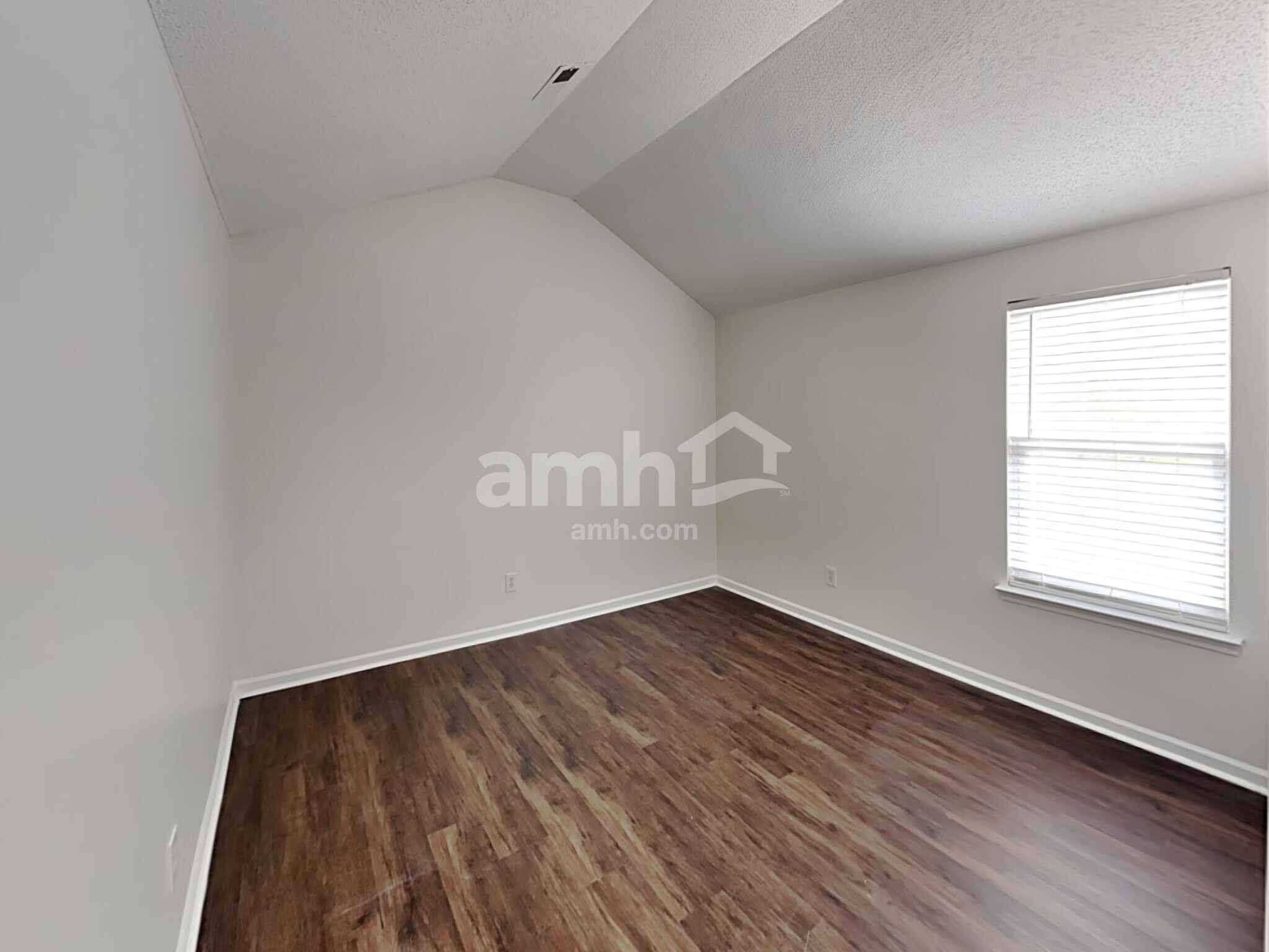Building Photo - 10220 Seedling Ln