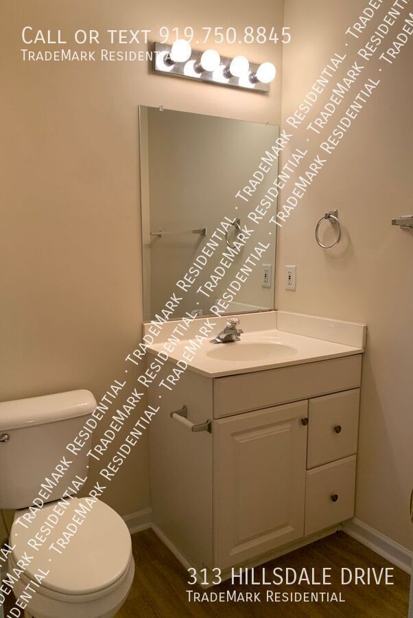 Building Photo - 313 Hillsdale Dr