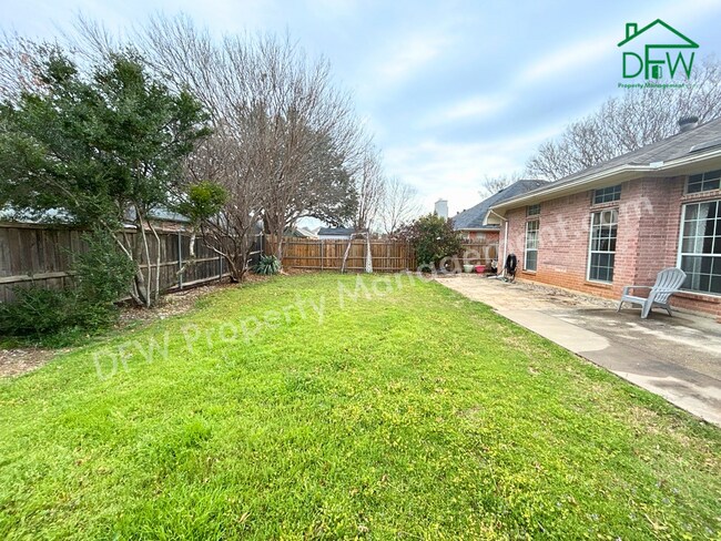 Building Photo - Inviting 3BR/2BA Home with Spacious Backyard for Lease in Fort Worth