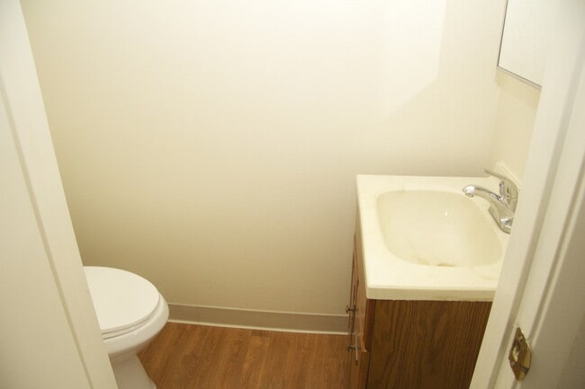 Building Photo - Wonderfull Niles location AC and garage