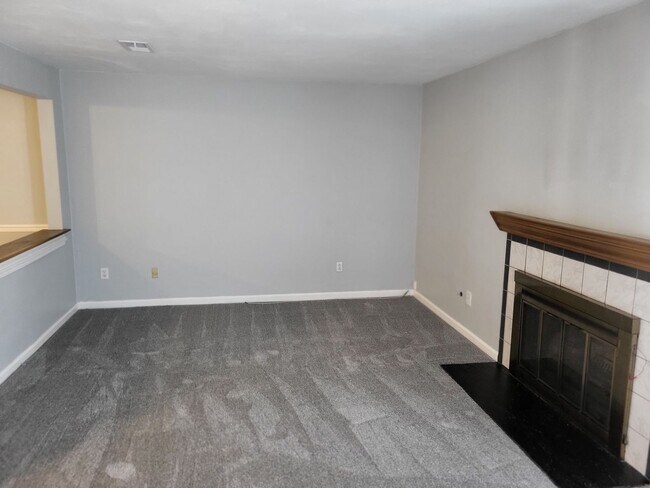 Building Photo - THALIA WAYSIDE TOWNHOMES