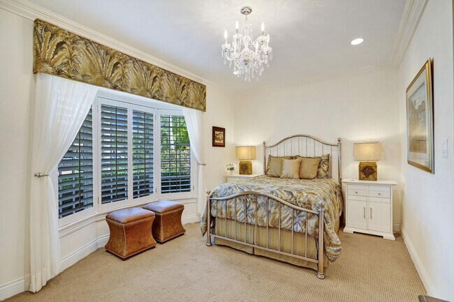 Building Photo - 7 Saranac Rd