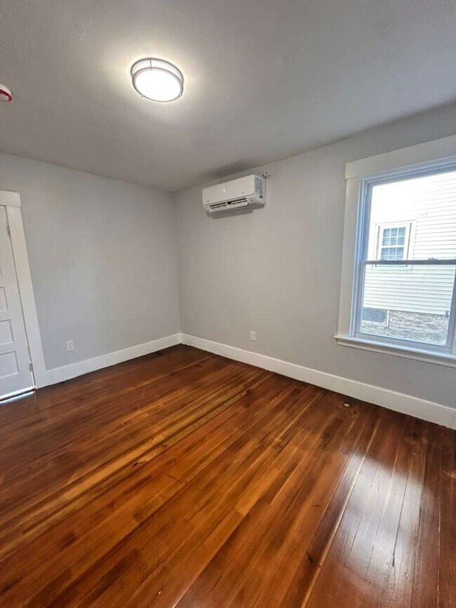 Building Photo - 67 Fairlawn Ave