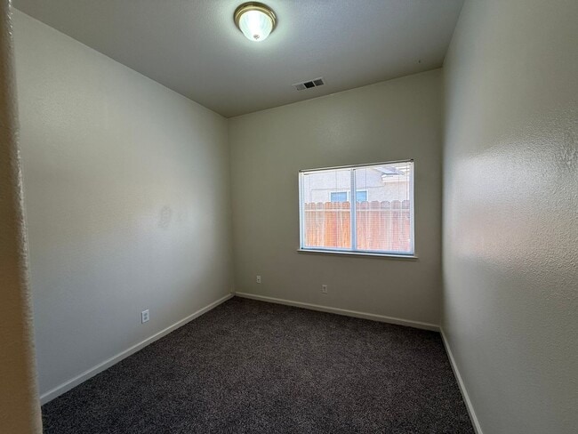 Building Photo - Single Story home in Sylvan School District!