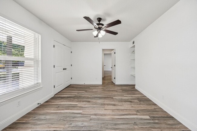 Building Photo - Stylish Renovation + Solar Savings in Prim...