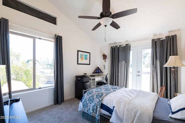 Building Photo - 5442 S Hurricane Ct