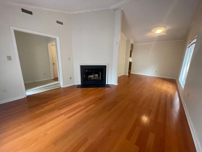 Building Photo - 110 Berry Patch Ln