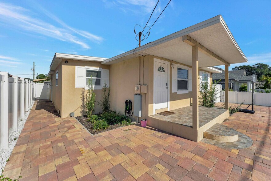 Building Photo - 3317 W St Conrad St