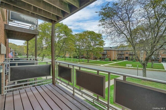 Building Photo - 15 Tanager Rd