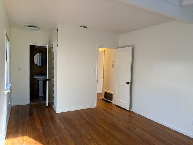 Building Photo - 108 Buena Vista Dr