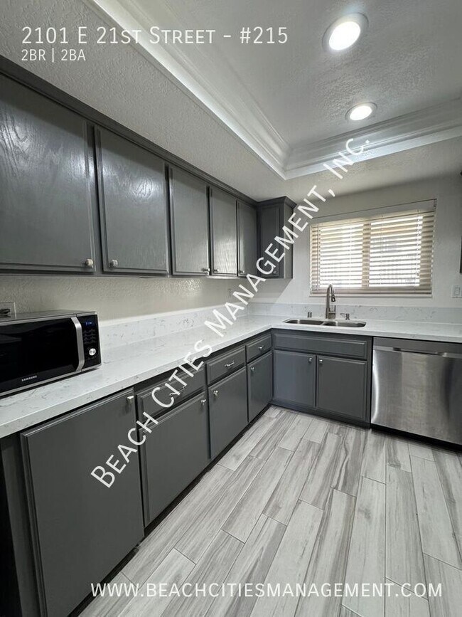 Building Photo - 2101 E 21st St