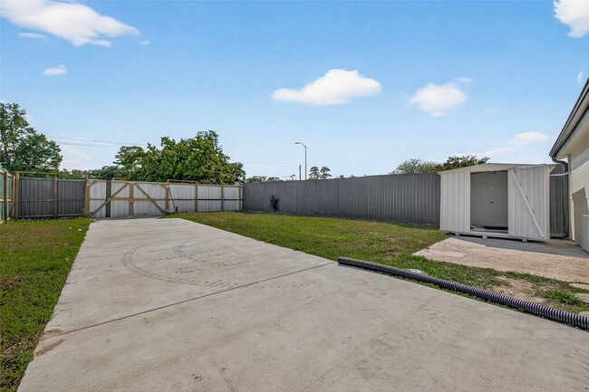 Building Photo - 889 Chas Ln