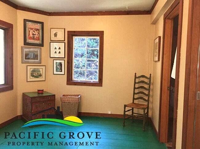 Building Photo - Cabin on Palo Colorado