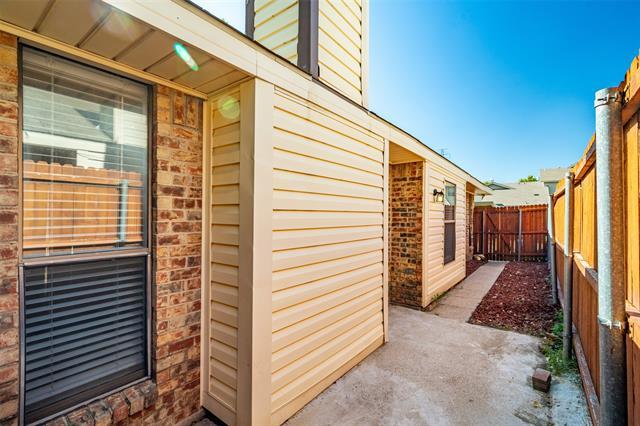 Building Photo - 2302 Carol Good Ln