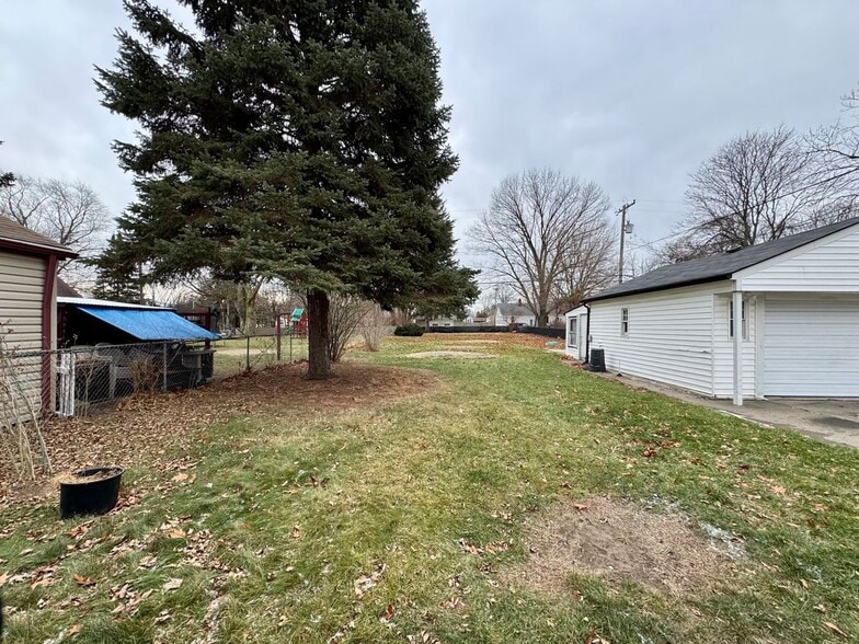 Building Photo - 3734 Capitol Ave