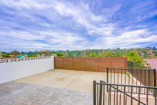 Building Photo - 2635 San Clemente Terrace