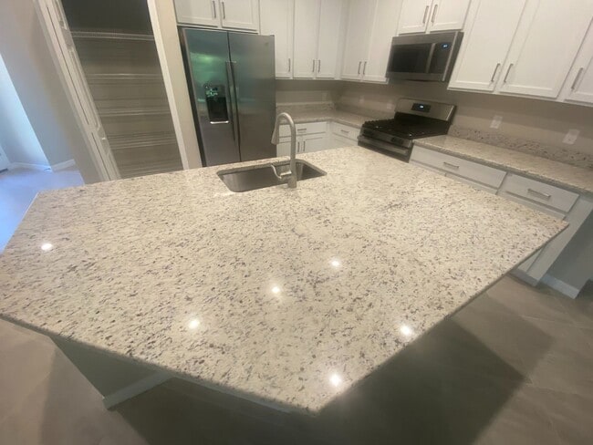 Building Photo - 15220 Cortona Wy