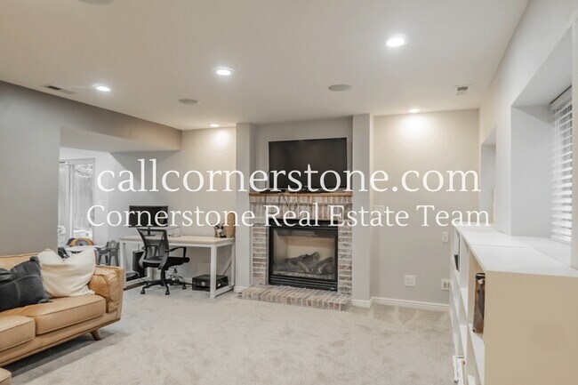 Building Photo - 7315 Brentford Dr