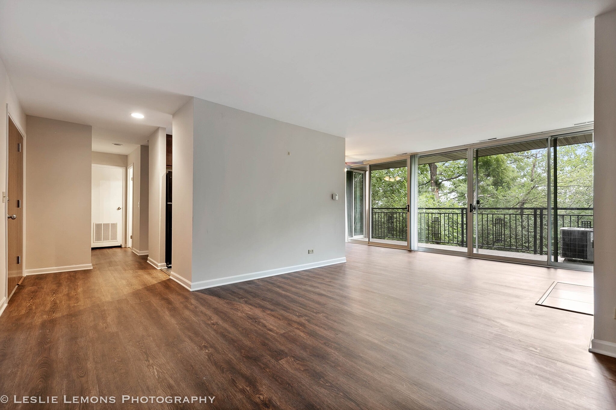 Hall towards bedroom - 5900 Oakwood Dr