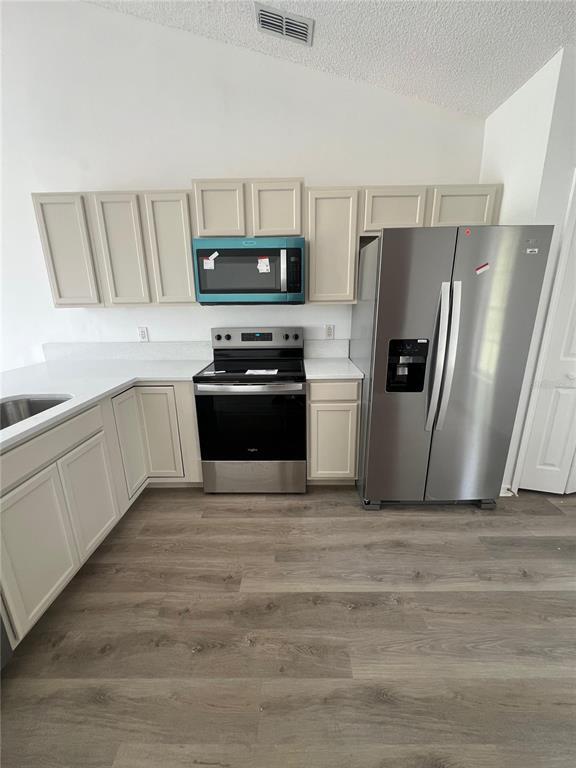 Building Photo - 470 Windrush Dr