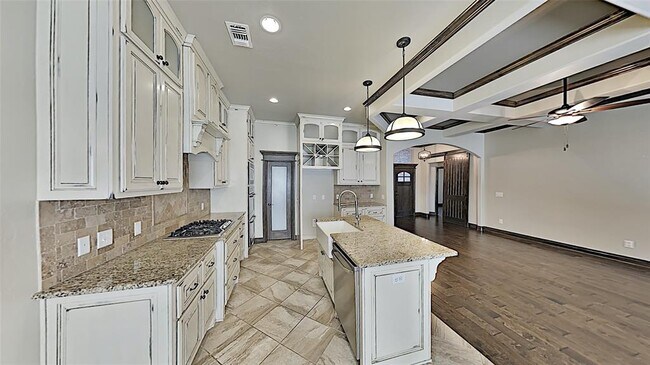 Building Photo - 5917 Grandby Rd