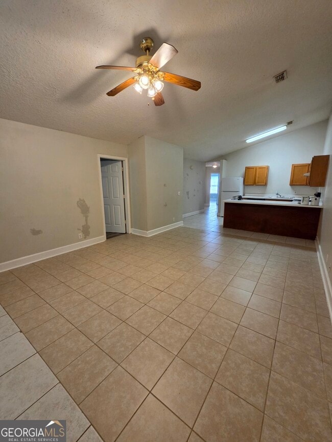 Building Photo - 516 S Arizona St